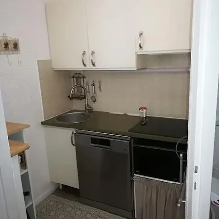 Location T2 Port * Leucate