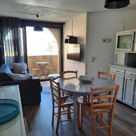 Location T2 Port Apartment